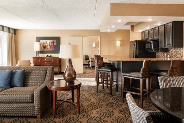 Holiday Inn Hotel & Suites Des Moines-Northwest image 19