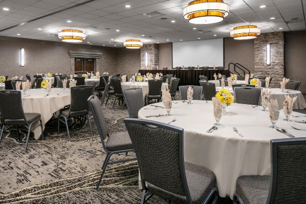 Holiday Inn Hotel & Suites Des Moines-Northwest image 6