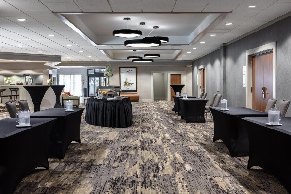 Holiday Inn Hotel & Suites Des Moines-Northwest image 7